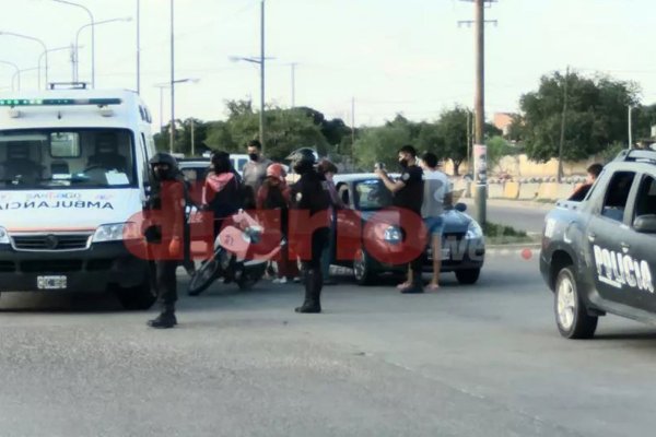 Motociclista de 34 años derrapó y pelea por su vida en grave estado