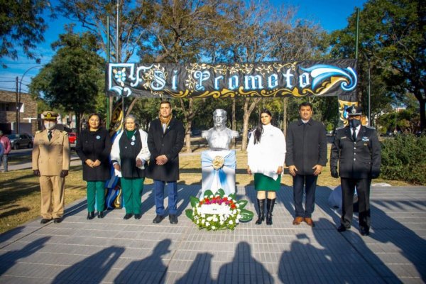 Emotiva Celebraci N Del D A De La Bandera Y Promesa De Lealtad De