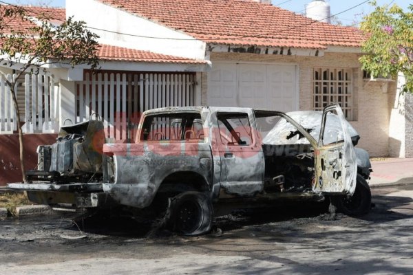 Voraz Incendio De Una Camioneta Alter La Ma Ana De Los Vecinos Del