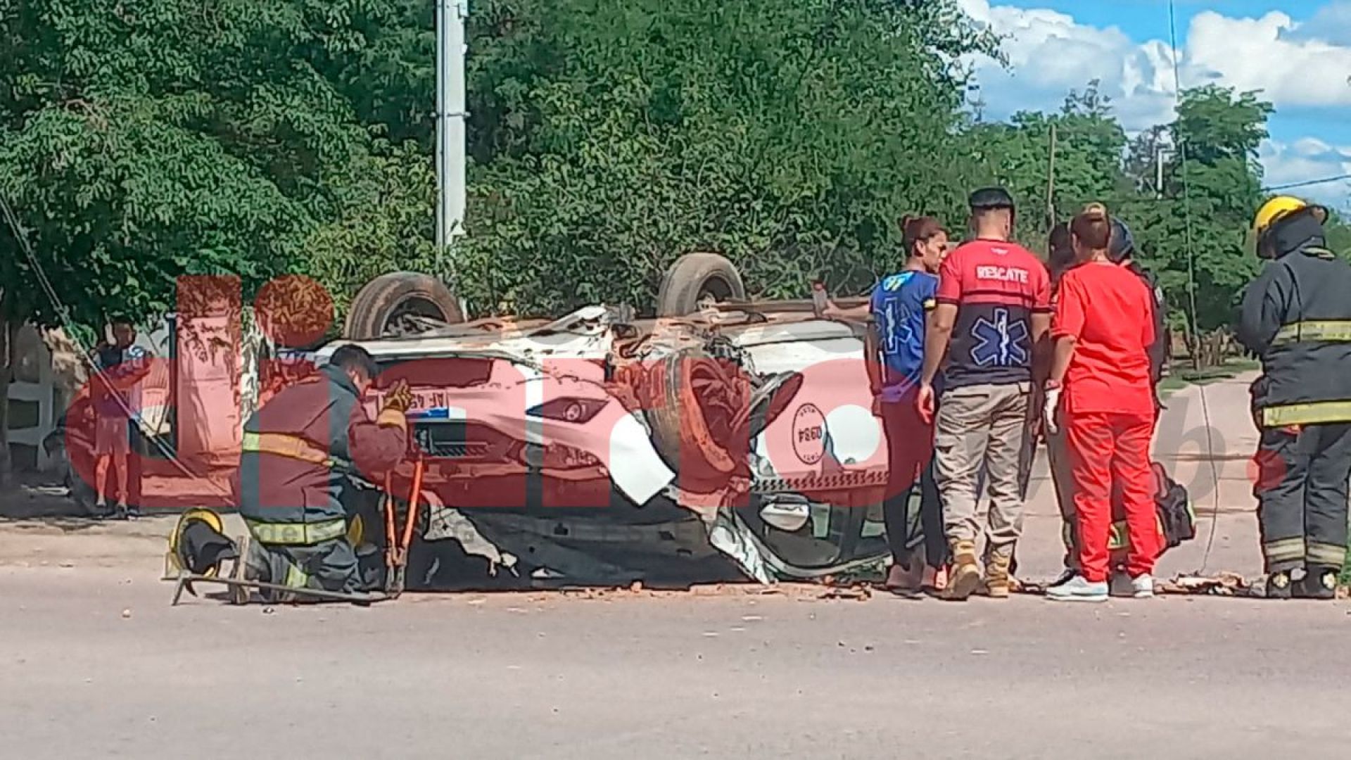 Impresionante Vuelco Sobre Ruta Dej Una Pareja Hospitalizada