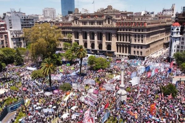 Finalizó el acto de la CGT y los manifestantes desconcentran pese al