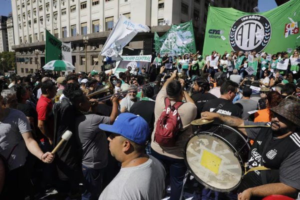 Protesta de ATE y pedido de Aguiar para que se dé el listado de ñoquis