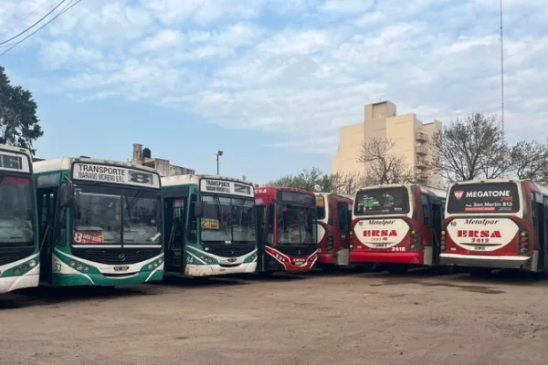 Paro de colectivos Gobierno nacional convocó a UTA y a empresas