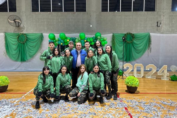 Estaci N Simbolar Alumnos Del Agrot Cnico N Presentaron Camperas