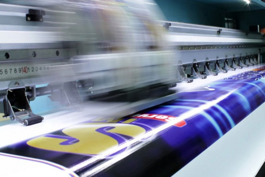 La industria también sufrió un cambio con la aparición de la imprenta digital La industria también sufrió un cambio con la aparición de la imprenta digital