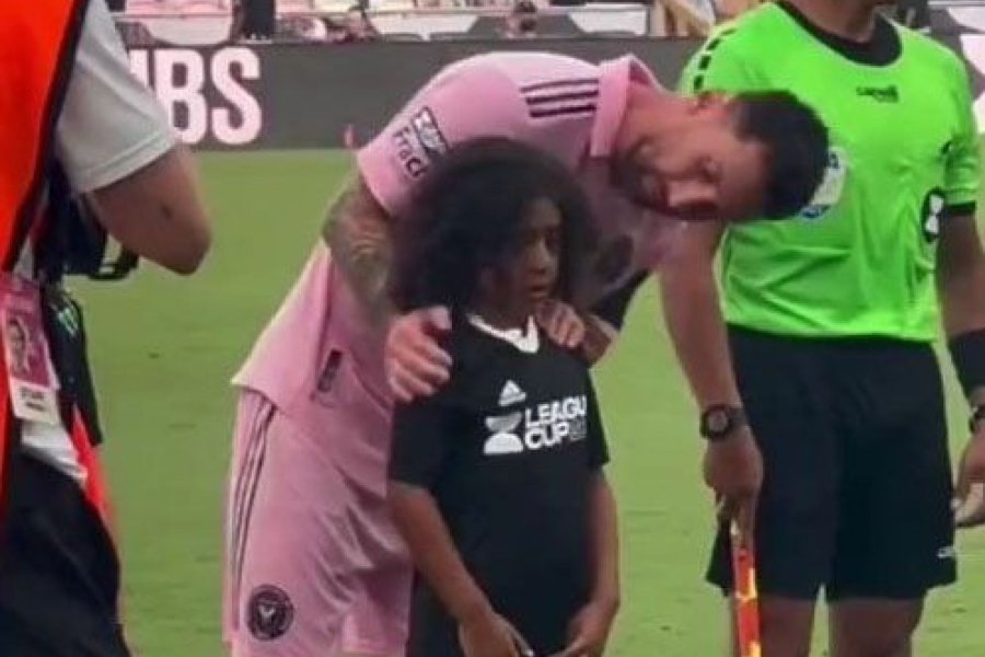 Messi Consoló A Un Niño En El Partido Del Inter Se Conmovió Hasta Las Lágrimas Al Entrar Al 3694