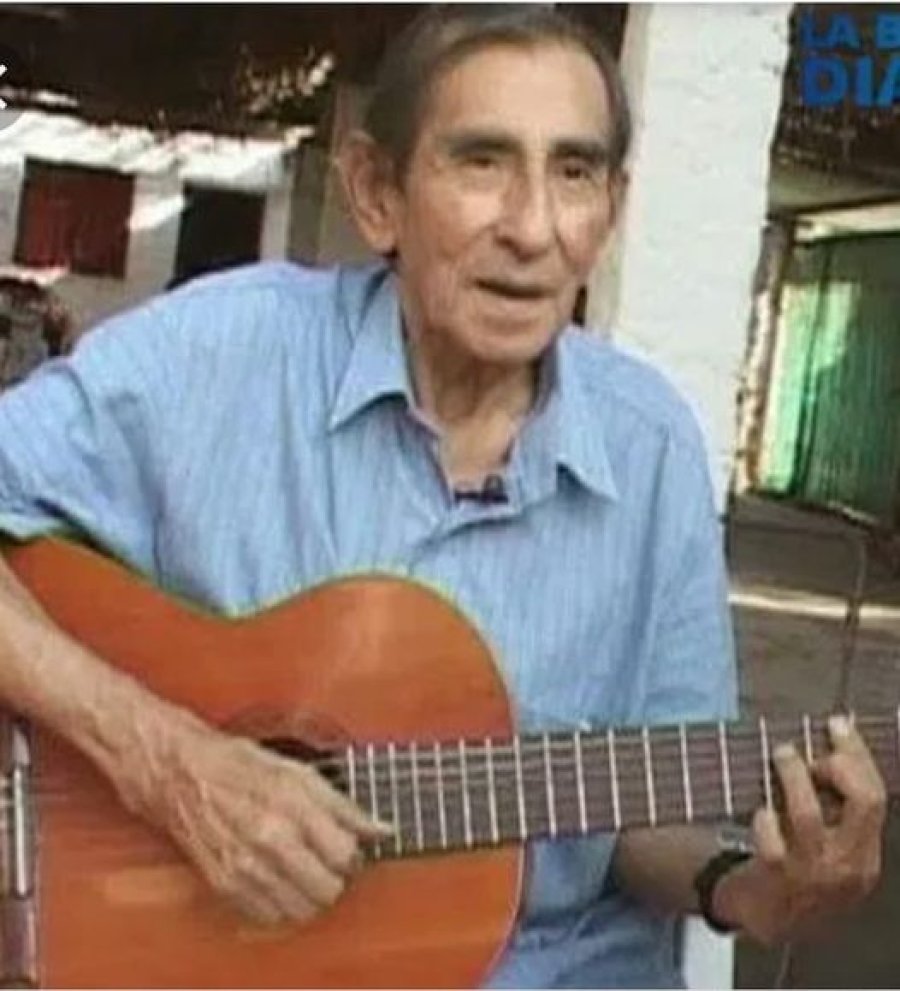 <b>Carlos Carabajal.</b>