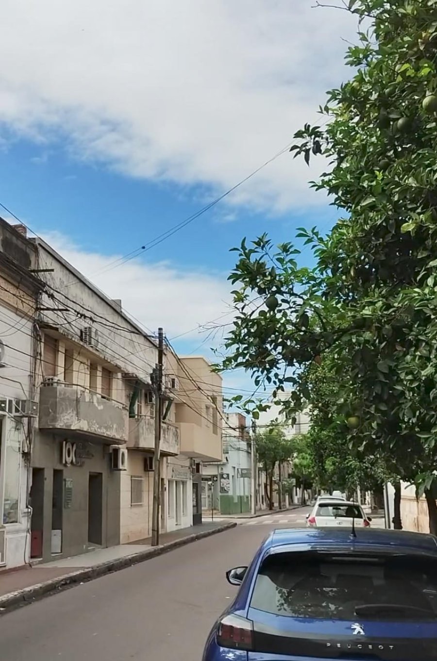 As&iacute; luc&iacute;a el cielo en 9 de Julio y 25 de Mayo a las 11.40 de hoy.