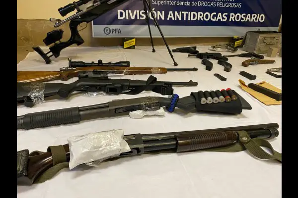 Desbaratamiento de arsenal de fusiles de alto alcance en Rosario