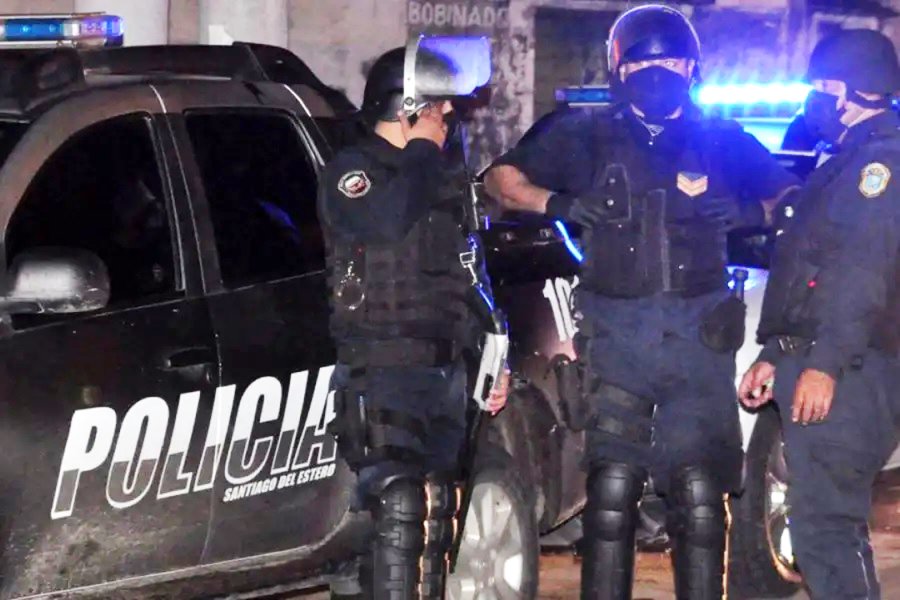 Los ladrones le robaron una mochila Los ladrones le robaron una mochila
