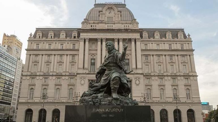 Estatua de Juana Azurduy en Buenos Aires. Realizada por el artista Andrés Zernini.