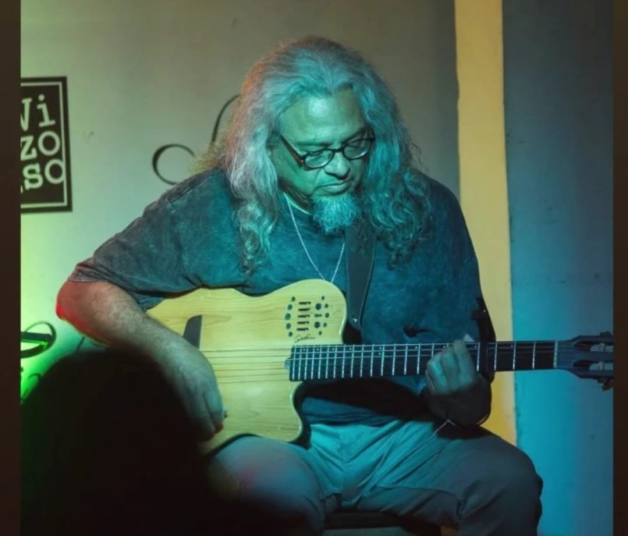 El maestro Dadi L&oacute;pez.