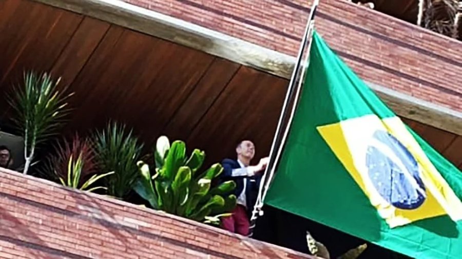 El territorio argentino, con bandera extranjera debido a las imprudencias pol&iacute;ticas.
