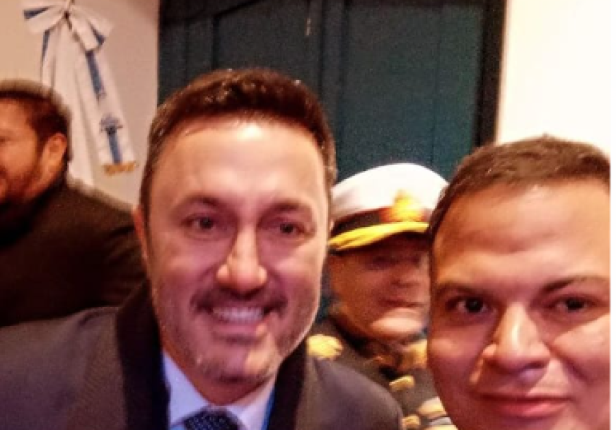 Molina, con Luis Petri, Ministro de Defensa de la Naci&oacute;n.