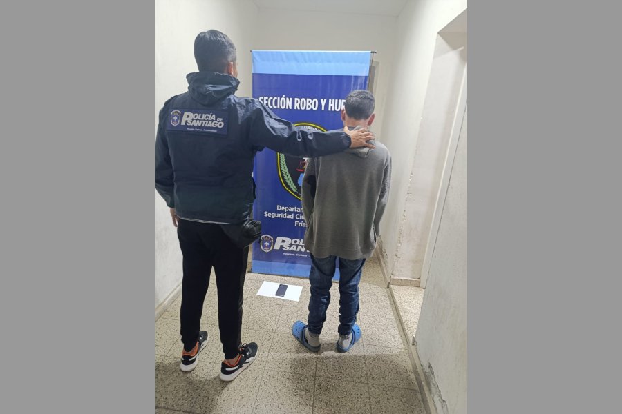 Fue alojado en la sede policial. Fue alojado en la sede policial.