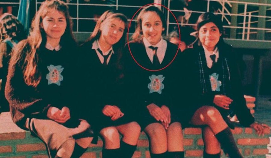 María Soledad con las compañeras del Colegio del Carmen y San José, donde asistía.