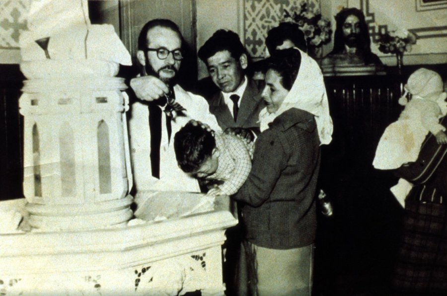 El bautizmo de D10s. Achivo fot&oacute;grafico de la familia Maradona.
