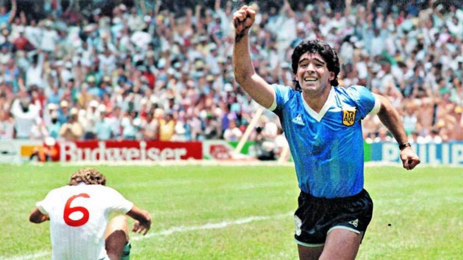 El Gol del Siglo y su pu&ntilde;o apretado, como el de m&iacute;les de argentinos en M&eacute;xico 86'.