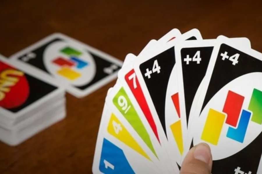 Juegos diarios cartas uno online