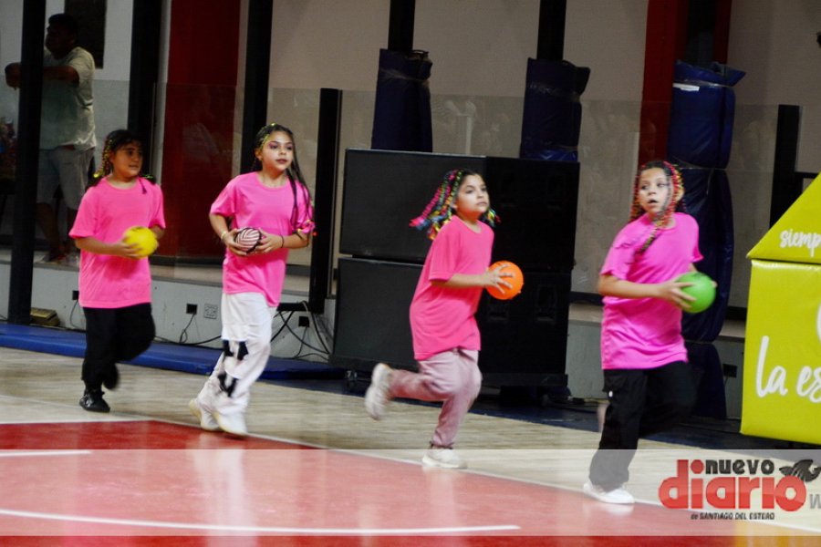 La Muestra Anual De Educación Física Del Colegio Santa Dorotea, En 