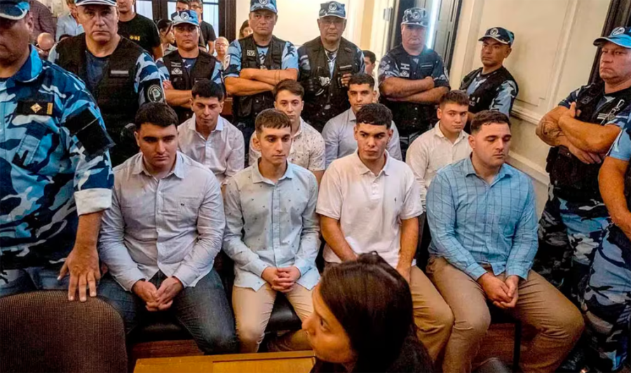 Los condenados por el asesinato del joven.