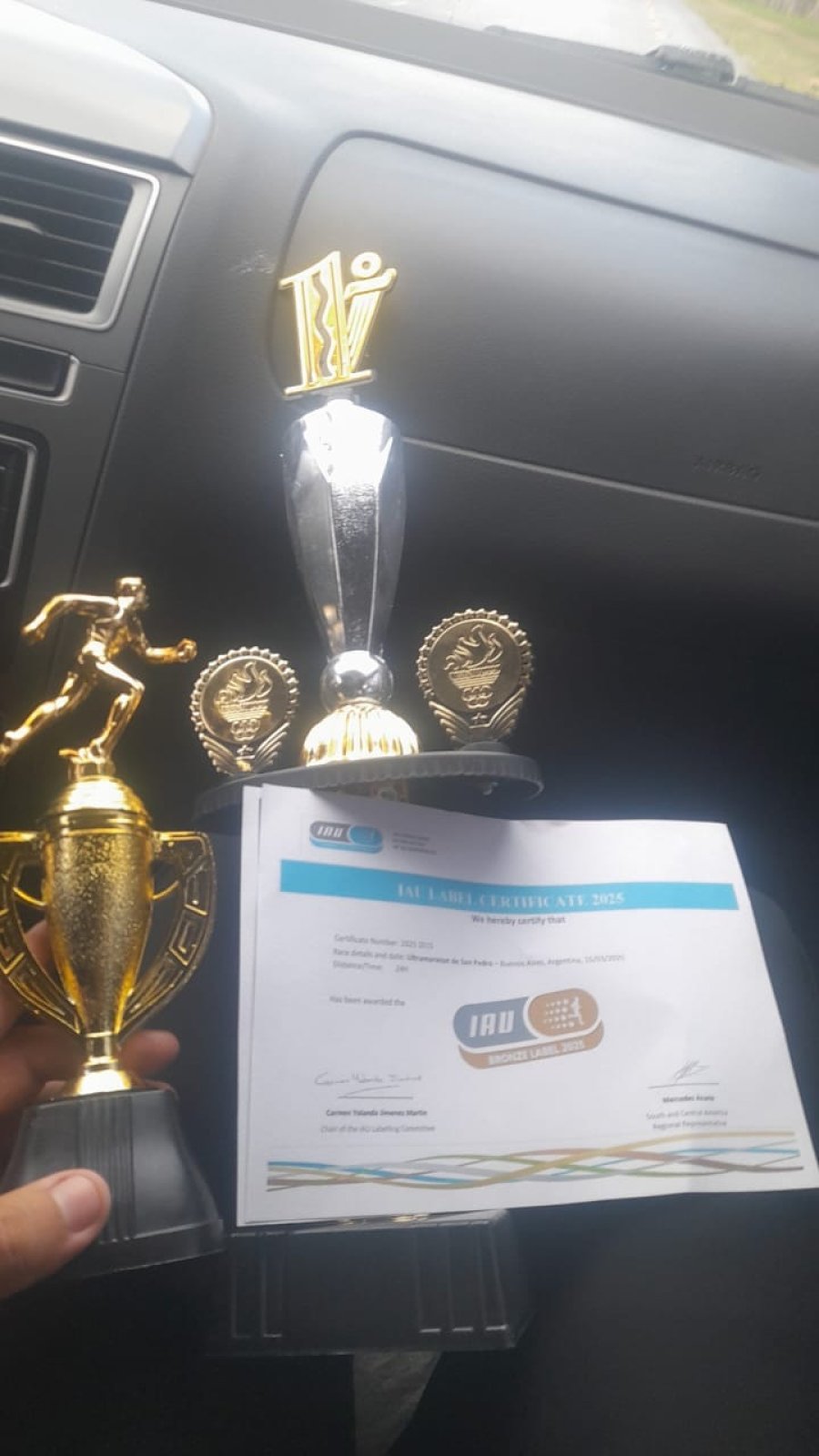 Ya en la intimidad puede verse los trofeos del campe&oacute;n