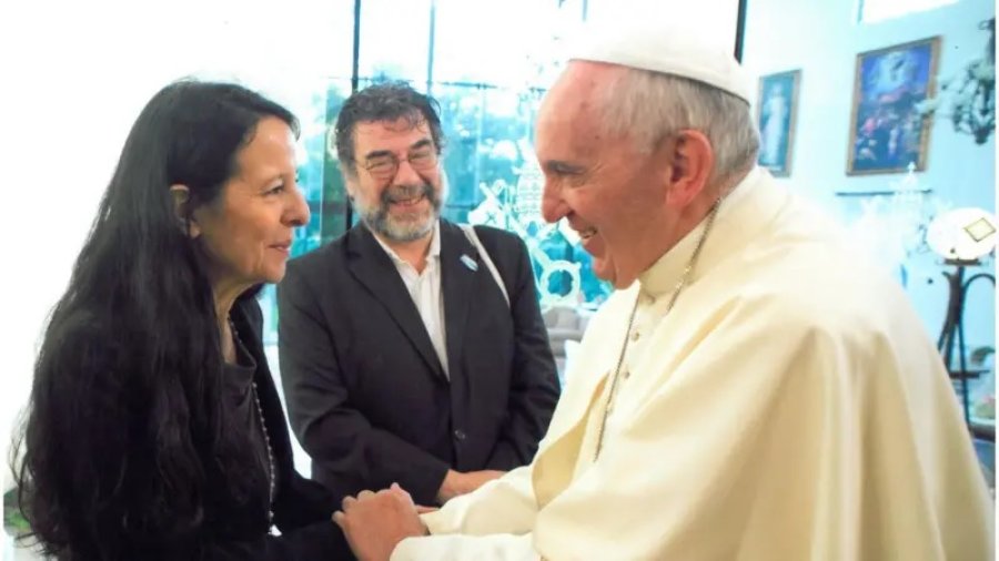 Ana Mar&iacute;a fue recibida por Francisco durante su visita a Paraguay en 2015