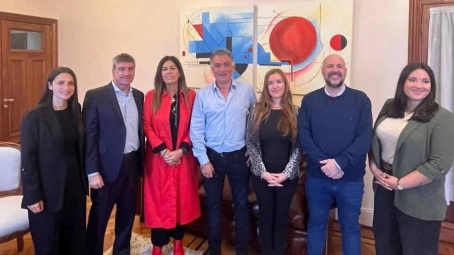 ebasti&aacute;n Pareja junto a los legisladores de Bullrich que se afiliaron a La Libertad Avanza