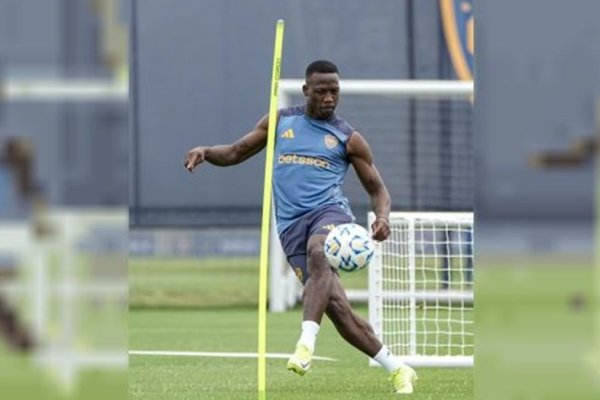 Baja sensible en Boca: Advíncula no podrá jugar los Playoffs del Torneo Apertura