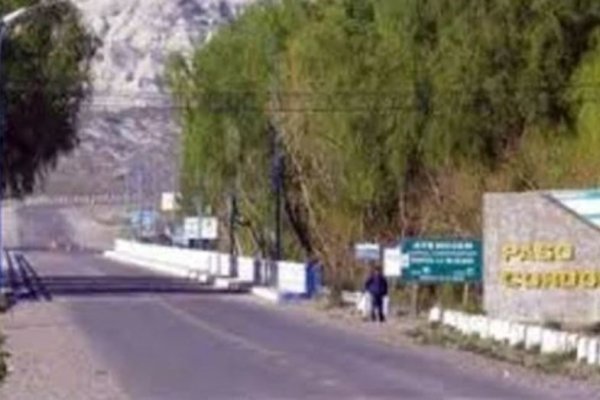 Imputaron a la mujer que empujó a su pequeña hija sobre la ruta