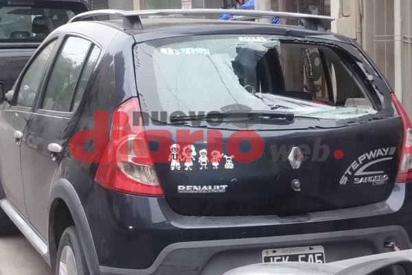 Pleno Centro: rompieron la luneta de una camioneta y huyeron gracias a la alarma