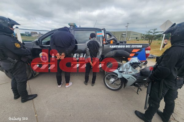 Motoarrebatadores detenidos tras robar a un repartidor de golosinas en pleno centro