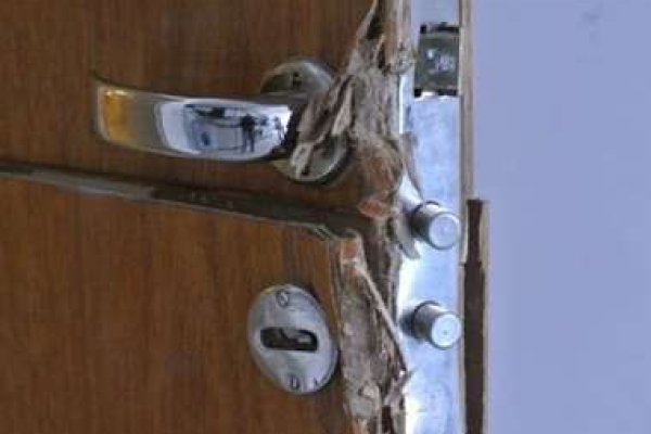 Un hombre entró de madrugada a la casa de su ex y la atacó frente a su hija