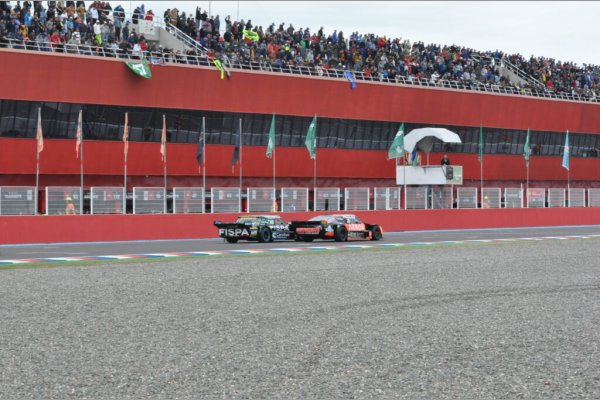 El Turismo Carretera acelera a fondo en el circuito de Las Termas