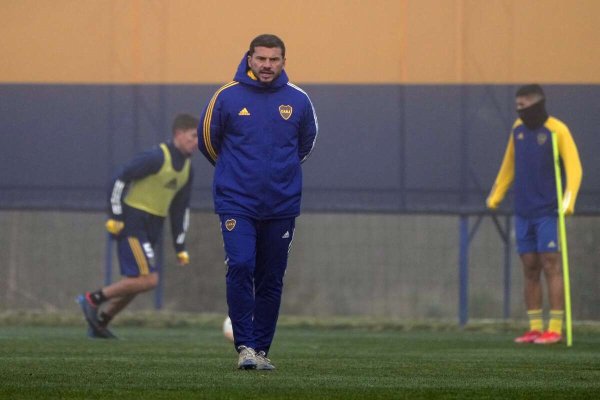 Herrón definió los once de Boca y anunció un cambio de esquema para enfrentar a Independiente
