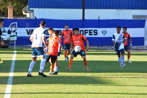 Sarmiento se lo dio vuelta a Juventud Antoniana y no para de ganar en La Banda