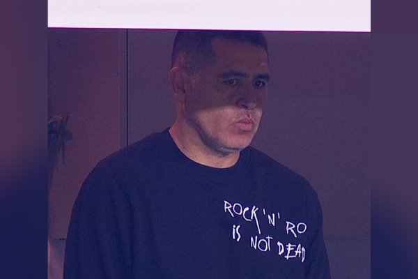 La reacción de Riquelme ante el enojo y los nuevos insultos de hinchas de Boca