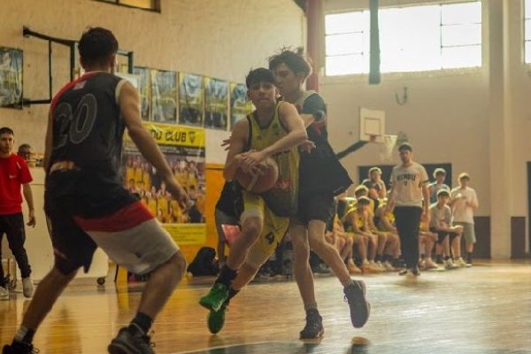 Bautista Unzaga, la joven promesa bandeña que brilla en el básquet cordobés