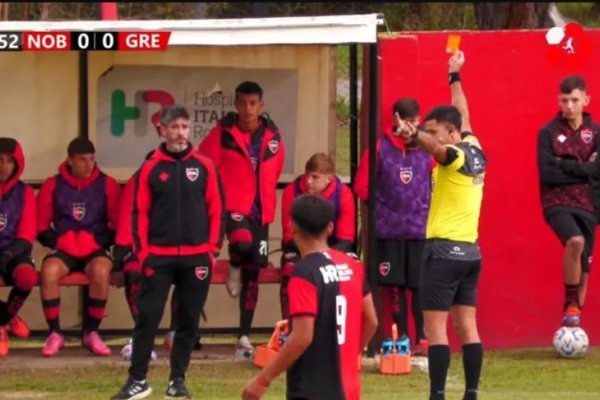 ¡Hasta como DT lo expulsan! Pablo Pérez vio la roja en un torneo juvenil internacional