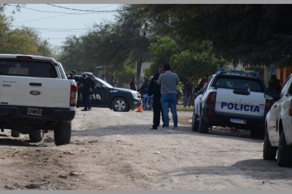 Roban batería de una carroza fúnebre y hasta las manijas de féretros