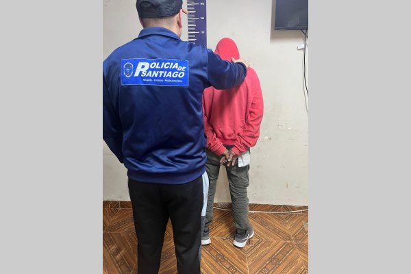 Intentó robar en una vivienda y simuló ser un cliente para escapar