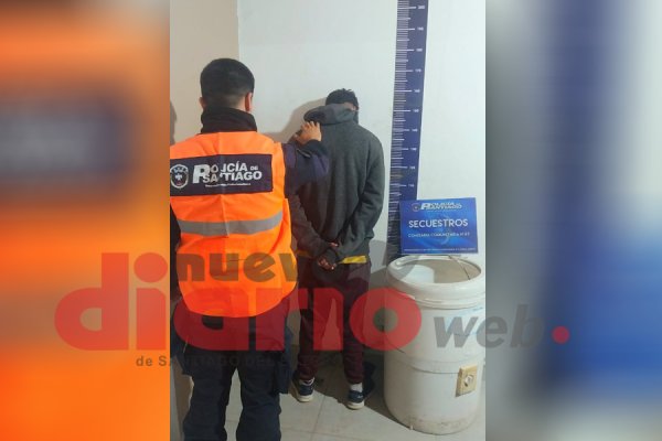 Robó un lavarropas, subió a una tapia, perdió el equilibrio y cayó de espaldas: está preso