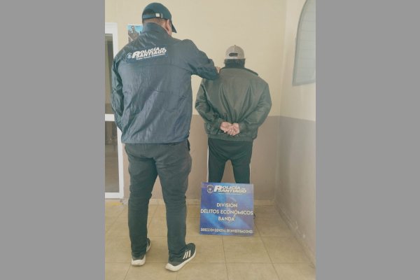 Detienen a sujeto que hizo compras por medio millón de pesos con tarjeta ajena