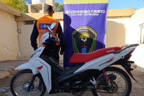 Moto robada en Córdoba apareció en Ojo de Agua en manos de una pareja
