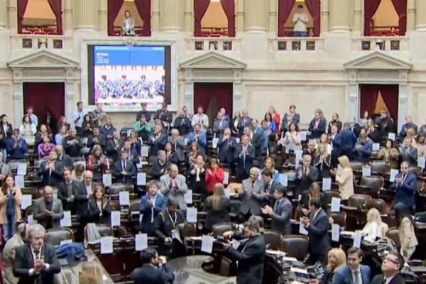 Diputados aprobó un aumento del 7,2% a jubilados y un bono de 110 mil pesos