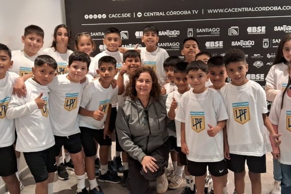 Niños de la escuela Las Pulgas fueron parte de la final en Estadio Único
