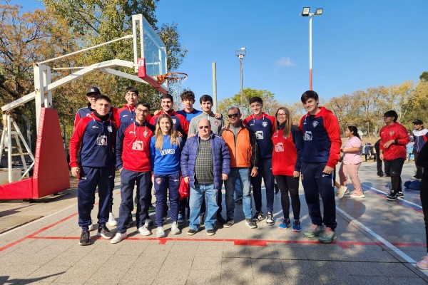 Quimsa compartió una jornada de básquet y valores en Ojo de Agua