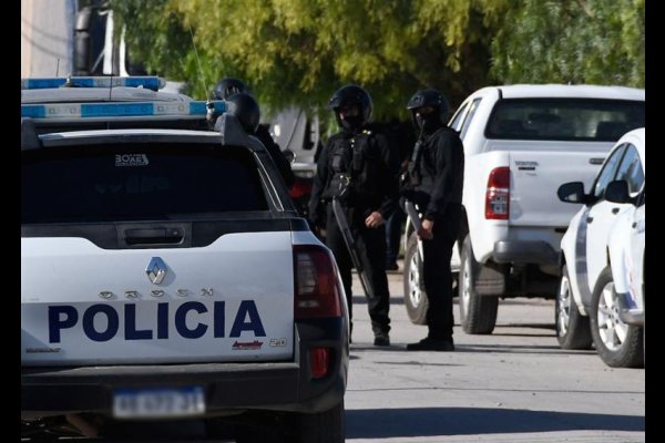 Relatos salvajes: Roce de vehículos terminó en agresiones, amenazas, ladrillazos y daños