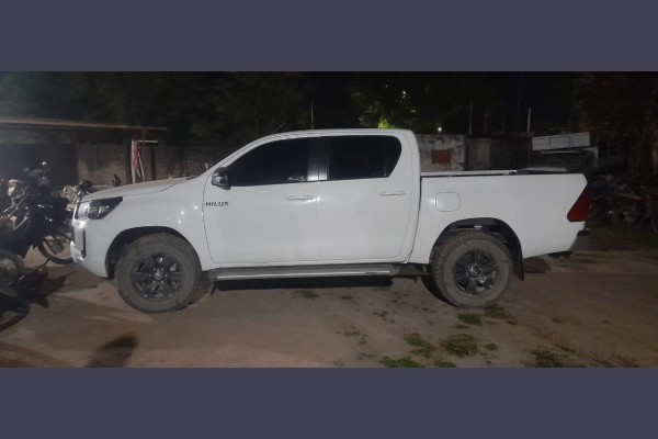Secuestran una camioneta con pedido de captura en Campo Gallo
