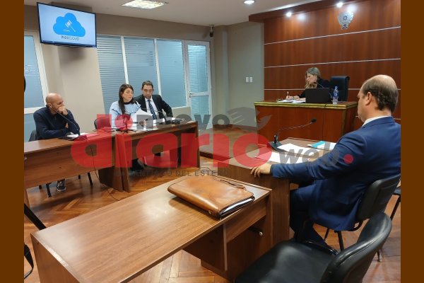 Piden prorrogar la detención para abogada que hurtó tarjetas a colega y la estafó en $ 410 mil